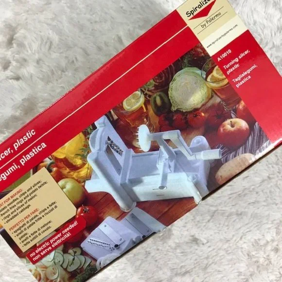NWOT Spiralizer Turning Slicer with 3 Blades - Picture 9 of 13